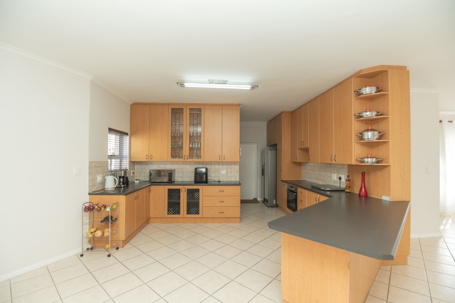 4 Bedroom Property for Sale in Summerstrand Eastern Cape